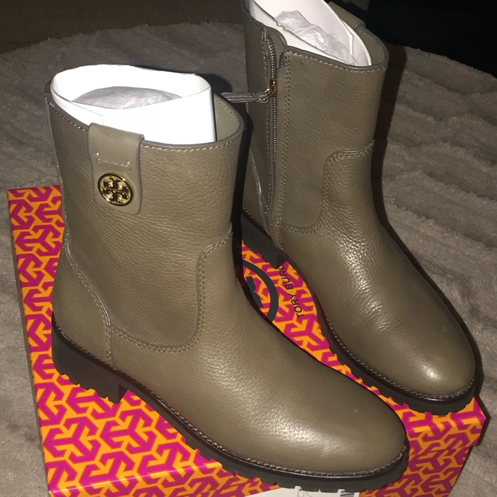Tory burch boots